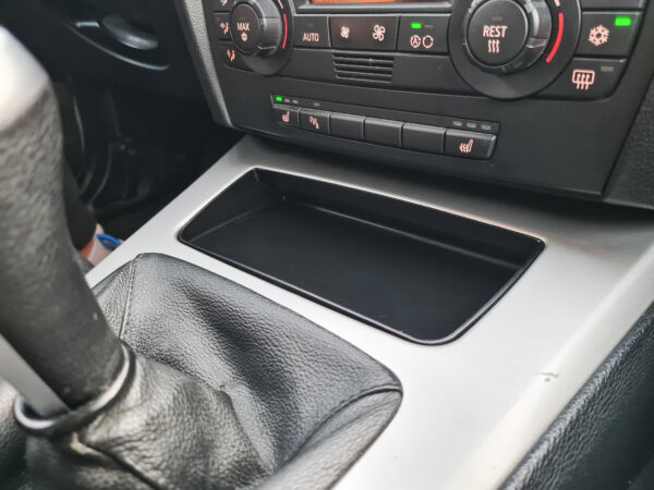 Bmw E90 3 Series (E90/E91/E92/E93) Wireless Device Charging Unit